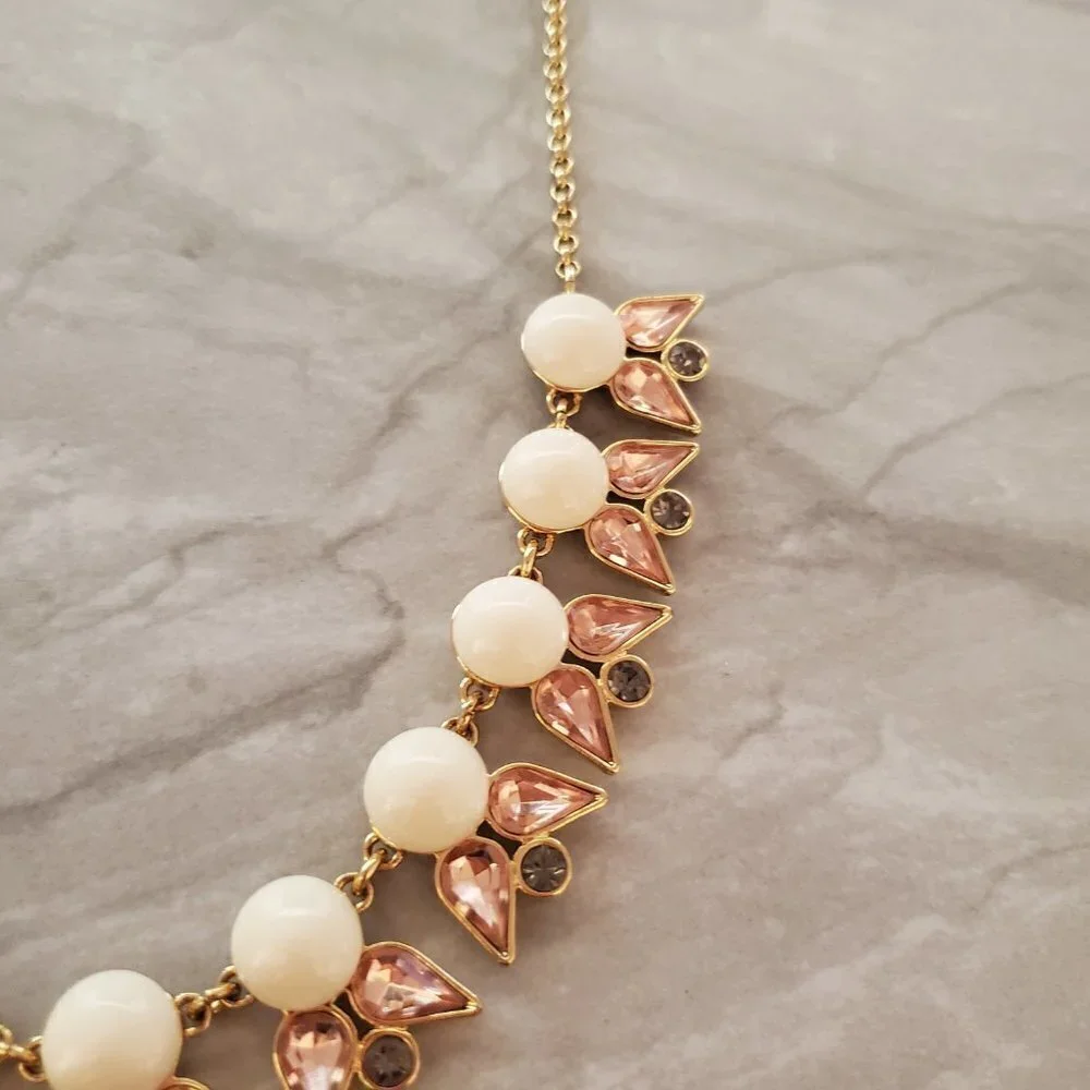 💕 J.Crew White Pink Blue Rhinestones Crystals Cluster Statement Necklace 💕